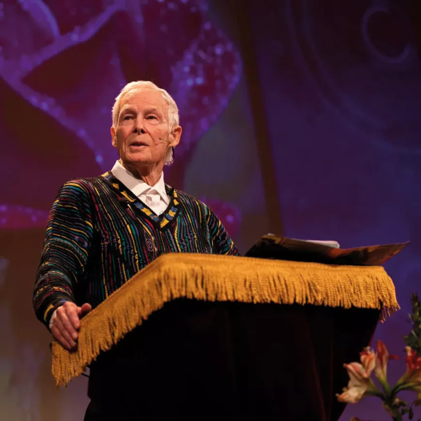 Leonard Pickard speaking at the Horizons conference on psychedelics in New York, December 2021.
